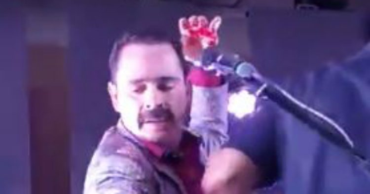 Mario Quintero los tucanes de tijuana bottellazo cabeza