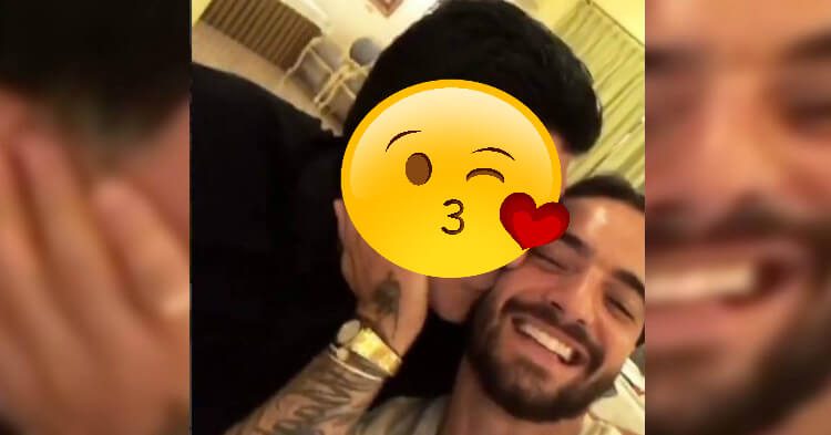 Beso de Maradonna y Maluma