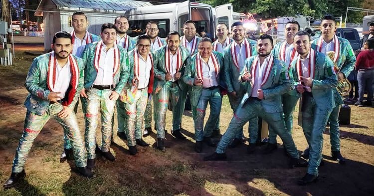 Banda Renovacion nuevo sencillo "Ni que fueras la más buena"