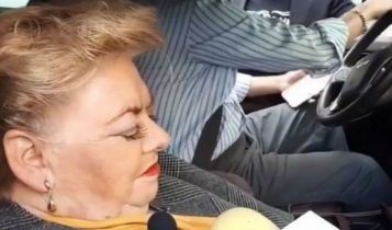 Paquita la del Barrio se duerme en plena entrevista