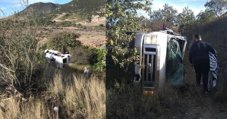 La camioneta en donde se drigía la agrupación se volcó hacia un precipicio. Fueron salvados por un arbol que la detuvo