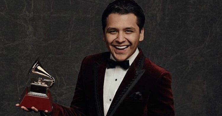 biografia de christian nodal