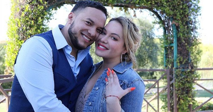 Chiquis Rivera Y Lorenzo Mendéz Anuncian Boda