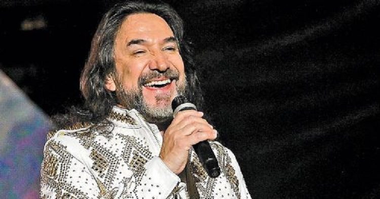 Rotundo Éxito El Concierto De El Buki En El Foro Sol Por Sus 48 Años De Carrera