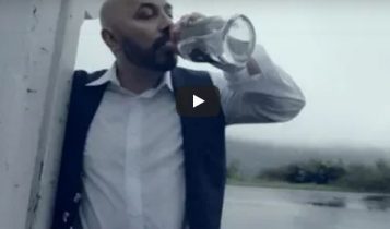 A través del vaso video oficial