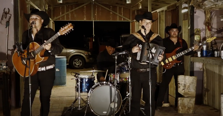 Látigo Norteño más renovado que nunca presenta su nuevo sencillo “Palomas que andan volando”