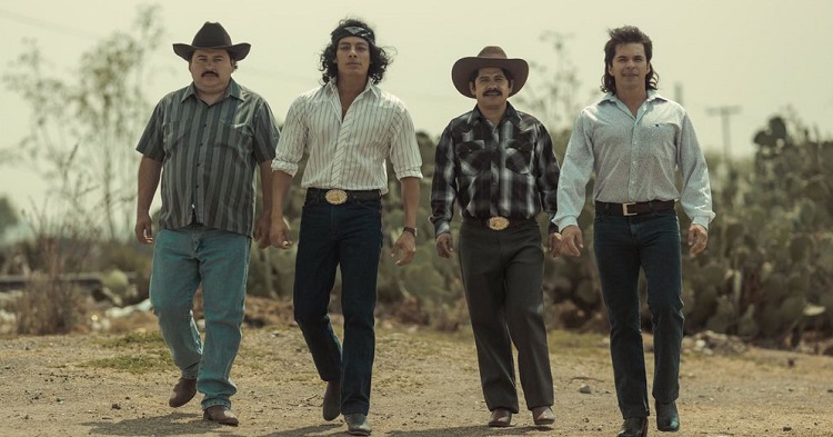 Raúl Sandoval junto a los demás actores dando vida al grupo Bronco