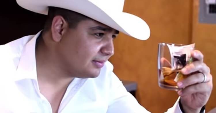 Edwin Portillo en Me bebí tu recuerdo