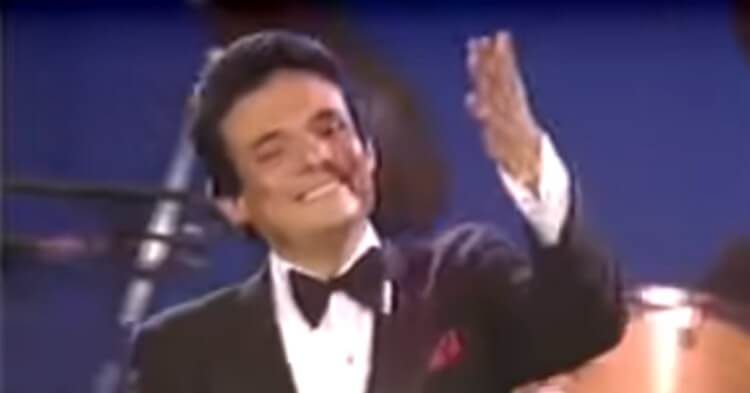 José José cantando Seré