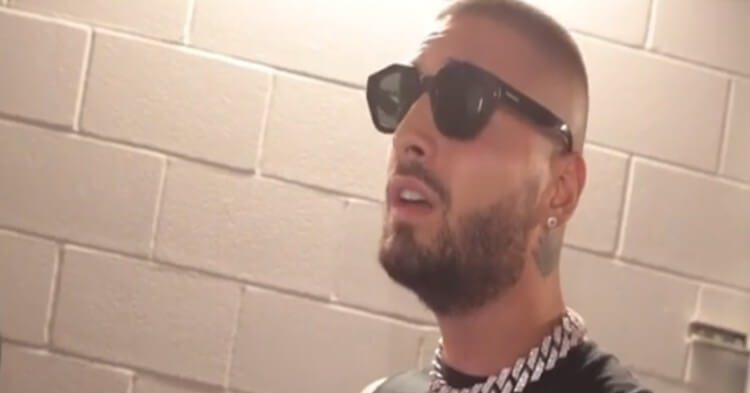 Maluma canta El Triste