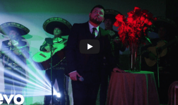 Mirando Al Cielo De Roberto Tapia