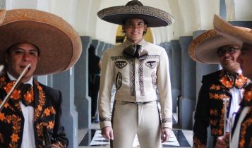 Alex Fernández exalta la belleza y cultura de México en su video “Esta vida”