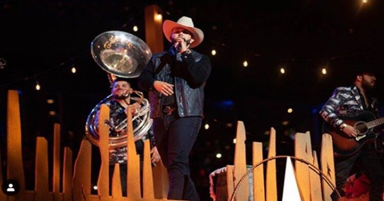 Carín León en Los Premios de la Radio