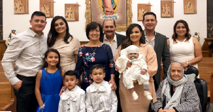 Don Heraclio festejó a lo grande el bautizo de sus tres nietos