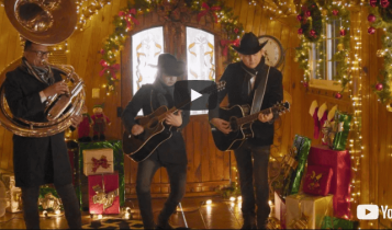 Los Plebes Del Rancho de Ariel Camacho - Se Acerca Navidad [Official Video] (1)