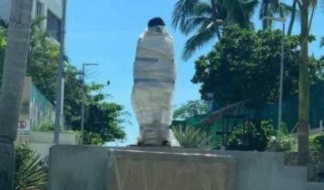 Estatua vandalizada de Eugenio Derbez