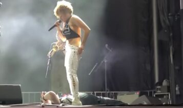 Sophia urista orinando