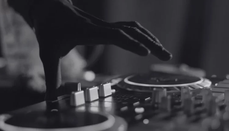 Fallece dj y aviador mexicano a los 43